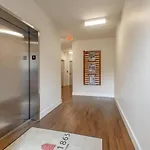 Amazing Amenities And Location - 1 Bedroom Apartment *