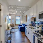 Amazing Amenities And Location - 1 Bedroom Nashville