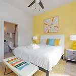 Holiday home Hey Gorgeous Townhome 4 Bedrooms 4.5 Bathrooms *