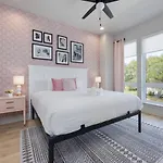 Dolly And Denim 4 Bedroom 4.5 Bath With Spacious Rooftop Holiday home Nashville