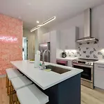 Holiday home Dolly And Denim 4 Bedroom 4.5 Bath With Spacious Rooftop Nashville