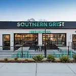 Walk To Restaurants Outdoor Patio With Grill And Fit Pit 1 Mile To Stadium And Downtown