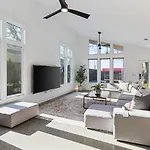 Walk To Restaurants Outdoor Patio With Grill And Fit Pit 1 Mile To Stadium And Downtown Nashville