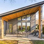 Walk To Restaurants Outdoor Patio With Grill And Fit Pit 1 Mile To Stadium And Downtown * Nashville