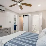 Adorable, Cozy, Private 1bed1bath, Fenced Yard, Sunroom, Deck *