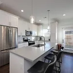 Minutes To Broadway Alluring Gated Townhome Holiday home *