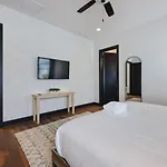 Two Townhomes Blue Dreams And Rustic Elegance Holiday home Nashville