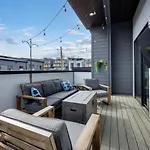 Holiday home Two Townhomes Blue Dreams And Rustic Elegance *