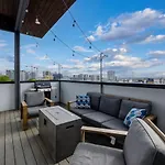 Two Townhomes Blue Dreams And Rustic Elegance Holiday home *