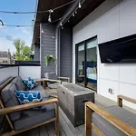 Holiday home Two Townhomes Blue Dreams And Rustic Elegance *