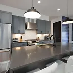 Two Townhomes Blue Dreams And Rustic Elegance Holiday home Nashville