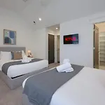 Two Elegant Townhomes Perfect For Large Groups *