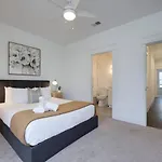 Two Elegant Townhomes Perfect For Large Groups * Nashville