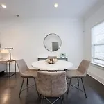 Two Elegant Townhomes Perfect For Large Groups Holiday home *