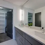 Holiday home Two Elegant Townhomes Perfect For Large Groups *
