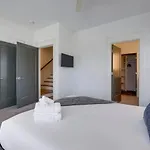 Two Elegant Townhomes Perfect For Large Groups Holiday home Nashville