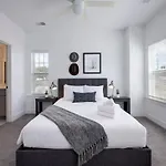Two Elegant Townhomes Perfect For Large Groups * Nashville