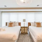 Ultra Luxury Home Minutes To Broadway Comfy Beds