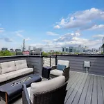 Urban Elegance Rooftop Lounge With Hot Tub *