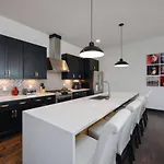 Holiday home Urban Elegance Rooftop Lounge With Hot Tub Nashville