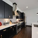 Urban Elegance Rooftop Lounge With Hot Tub Holiday home Nashville