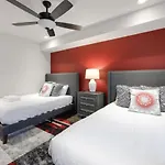Urban Elegance Rooftop Lounge With Hot Tub Nashville