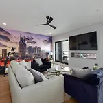 Holiday home Metro Charm - Rooftop Lounge - Hot Tub