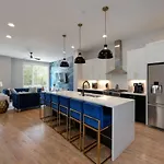 Metro Charm - Rooftop Lounge - Hot Tub Nashville