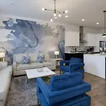 Blue Horizon - Hot Tub - Dual Rooftop Balconies * Nashville