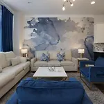 Blue Horizon - Hot Tub - Dual Rooftop Balconies Holiday home