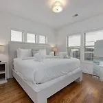 The Ivy 3 Bedroom 2.5 Bath In West End