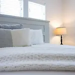 The Ivy 3 Bedroom 2.5 Bath In West End Holiday home *