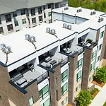 Rhythmic Retreat Rooftop Lounge 4 Bedroom 4.5 Bath