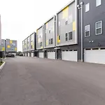 Harmony Of Nashville Dual Townhomes With 14 Beds