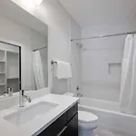 Holiday home Two Townhomes - Hot Tubs And Rooftop Balconies Nashville