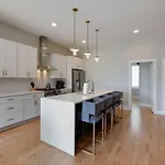 Two Townhomes Rooftop Lounges With Skyline Views *