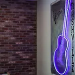 Two Townhomes Rooftop Lounges With Skyline Views Holiday home Nashville
