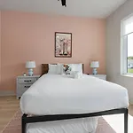 Holiday home Hey Dolly Denim Dual Townhomes Nashville