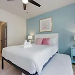 Hey Dolly Denim Dual Townhomes Holiday home