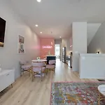 Holiday home Hey Dolly Denim Dual Townhomes *