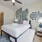 Holiday home Hey Dolly Denim Dual Townhomes Nashville