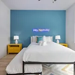 Holiday home Hey Dolly Denim Dual Townhomes