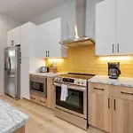 Hey Dolly Denim Dual Townhomes * Nashville