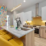Hey Dolly Denim Dual Townhomes Holiday home Nashville