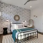 West End 4 Bd,4Bath Walk To Bars-Close To Broadway