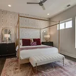 West End 4 Bd,4bath Walk To Bars-close To Broadway