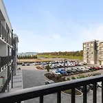5Min To Dt Pool King Bed Full Gym Parking