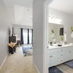 Holiday home Monthly Rental Property, 30 Plus Days Or More- Send Us A Message For More Details! Nashville