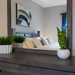 Monthly Rental Property, 30 Plus Days Or More- Send Us A Message For More Details! Holiday home *