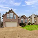 Nashville Getaway - Spacious & Comfortable! Guests Love It!